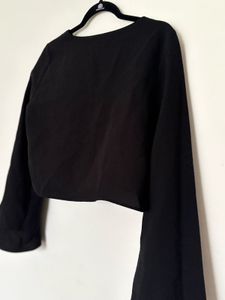 Chic Black Bell Sleeve Crop Top