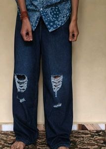 BAGGY BLUE SHADE RIPPED JEANS