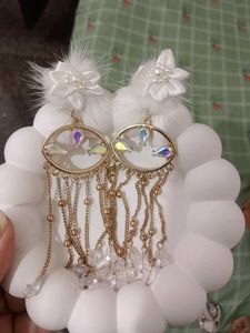 Elegant White Feather Dangle Earrings