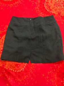 Chic Black Mini Skirt