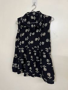 Chic Sleeveless Floral Print Top