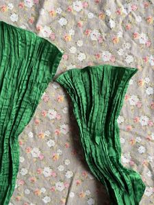 H&amp;M Emerald Green Crinkle V-Neck Top