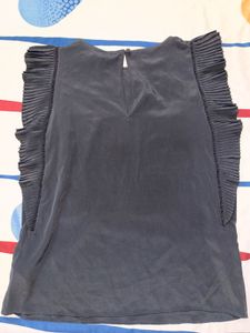 H&amp;M Black Formal Ruffle Top 🖤