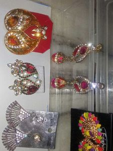 all 6 in 250 Assorted Dangle Earrings Set