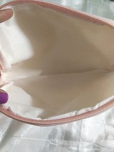 Nua Women Pouch