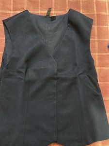 Sleek Sleeveless V-Neck Top