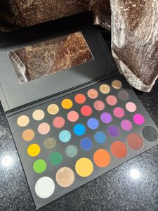 Vibrant Eyeshadow Palette