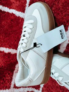 Women Stylish Cream Sneakers