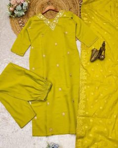 Embroidered  Suit Set With Dupatta And Bottom