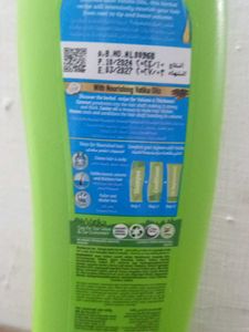 Vatika Volume &amp; Thickness Shampoo - Coconut