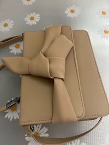 Chic Bow Detail Crossbody Bag