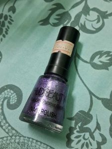 gliter nail polish