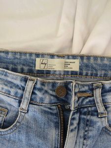 Distressed Light Wash Straight Leg Jeans