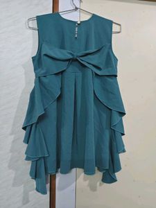 Elegant Ruffled Top with Bow ❤️