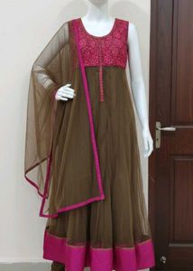 Elegant ethnic dress suit