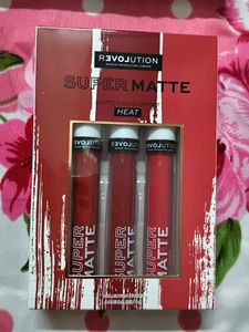 Revolution Super Matte Lip Set