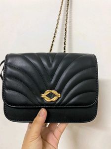 Chic Quilted Black Crossbody Bag