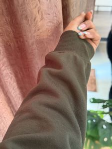 🌿 Classic Olive Green Sweatshirt 💚