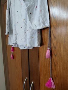 Ateesa light gray embroidered top size L