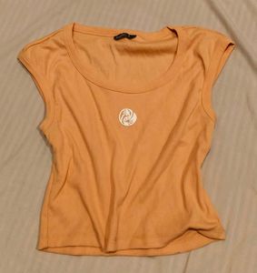 bright colour top with fitted fabric