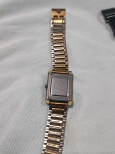 Classic Gold Tone Square maxima Watch