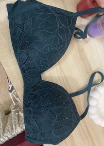 Set of 6 premium bras in size :34B