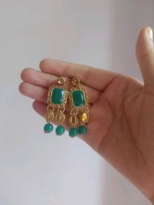 Stunning Emerald &amp; Gold Necklace Set