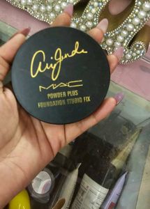 MAC Powder Plus Foundation Studio Fix