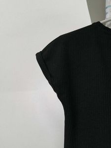 Classic Black Ribbed Crop Top