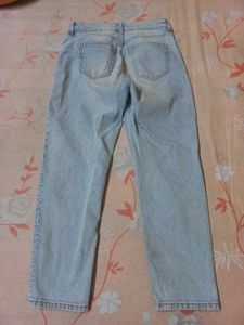 H&amp;M Women's Light Wash Mom Jeans