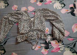 Chic Dalmatian Print Puff Sleeve Top
