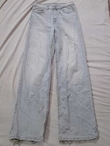 Light Wash Wide Leg Jeans 💙