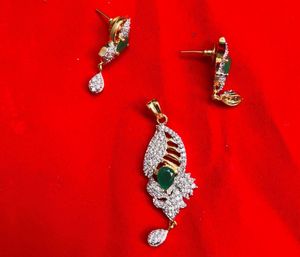 New AD PENDENT SET WITH TOPS