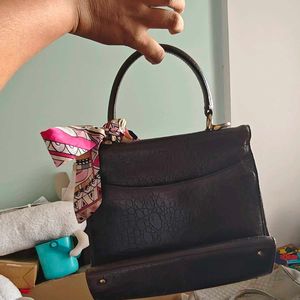 Chic Croc-Embossed Handbag with Scarf Accent
