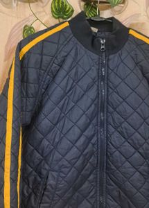 Stylish Navy Blue Quilted Jacket 🧥