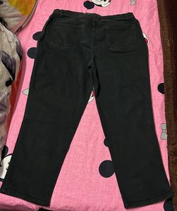 Black Cropped Jeans