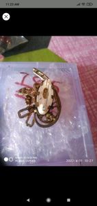 1 hair pin n 3 saree pins