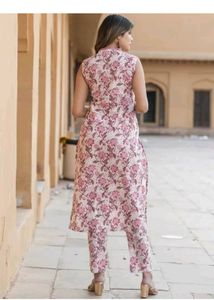 Chic Floral Print Kurta Set
