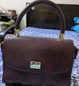 Chic Textured Handbag