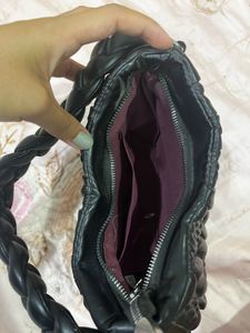 Chic Black Quilted Shoulder Bag
