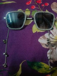 Sparkling Square Sunglasses with Chain