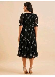 Chic Black Floral Midi Dress