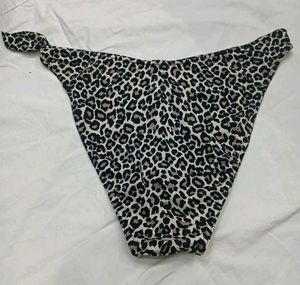 Leopard Print Bikini Bottoms 🔥
