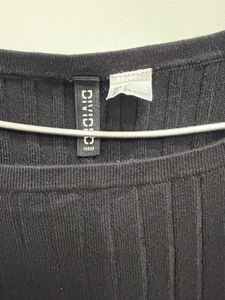 H&amp;M Ribbed Black Tank Top