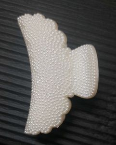 Pearl Hair Claw Clip