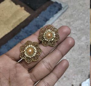 Exquisite Floral Embellished Earings Set