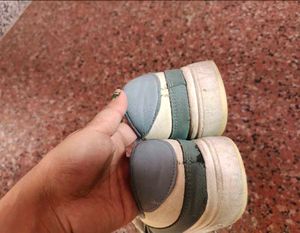 everyday sneakers for women