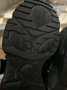 Woman’s Black Chunky Platform Sneakers