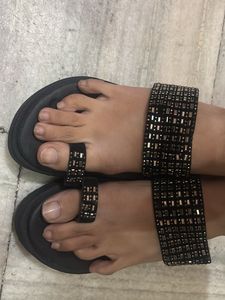 Sparkly Black Toe-Ring Sandals