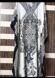 Elegant Black &amp; White Print Kaftan Dress